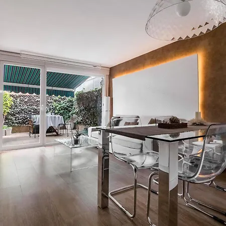 Chalet Independiente De Diseno Con Patio Privado Madrid Exterior photo