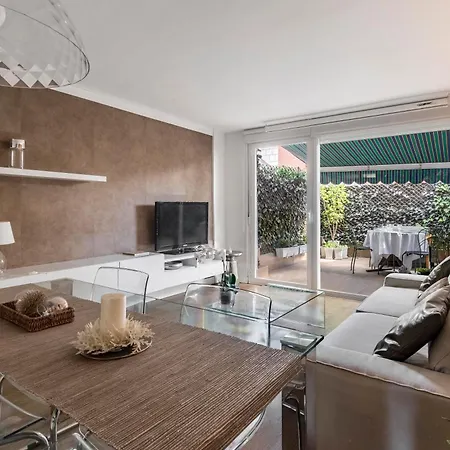 Chalet Independiente De Diseno Con Patio Privado Madrid Exterior photo