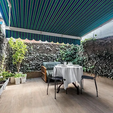 Chalet Independiente De Diseno Con Patio Privado Madrid Exterior photo
