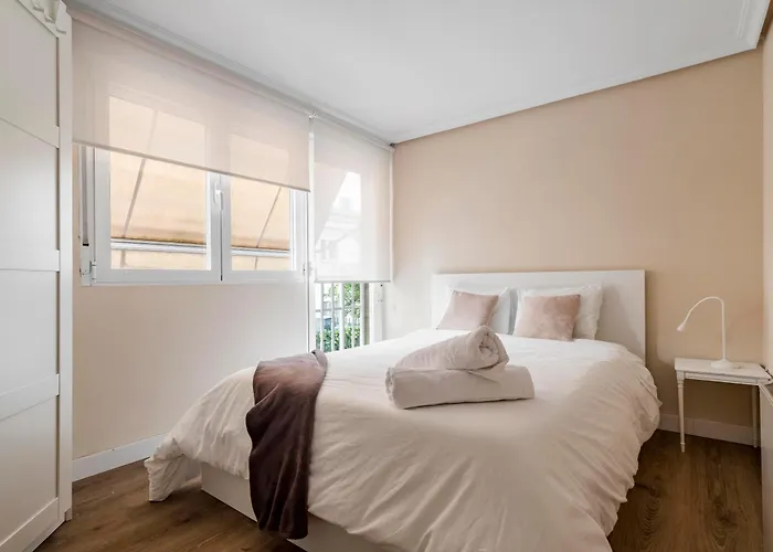 Chalet Independiente De Diseno Con Patio Privado